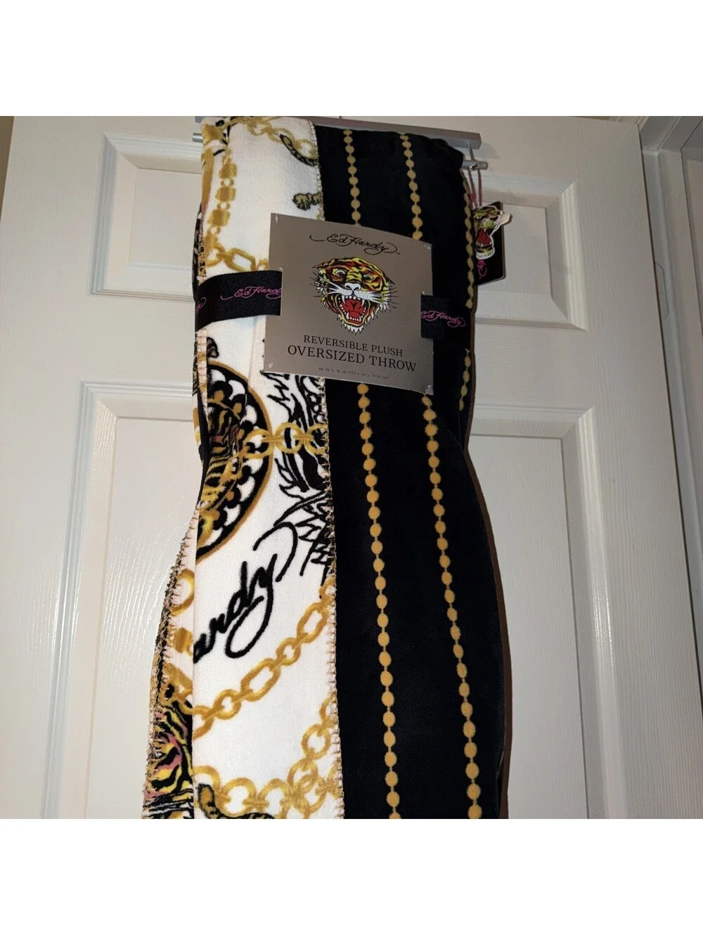 Ed Hardy Black Gold Reversible Tiger Chain 60x70 Plush Throw Blanket NWT